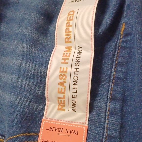 Wax Jean Medium Wash Skinny Jeans with Simple Distressing - Picture 4 of 4